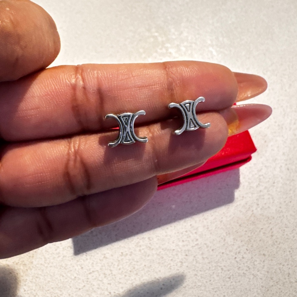 Celinee Stud Earrings